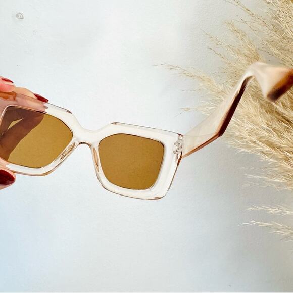 NEW NORDSTROM Clear Brown $78 Chunky Oversized Plastic Sunglasses Sunnies Y2K main image 10